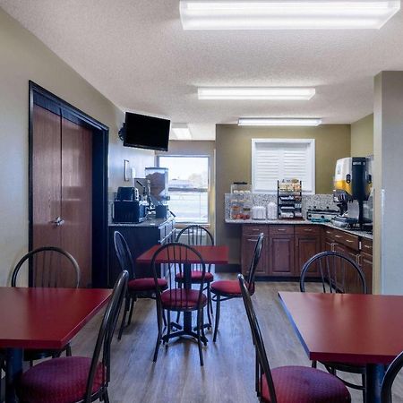 Super 8 By Wyndham Nixa/Springfield Area Hotel Exterior photo