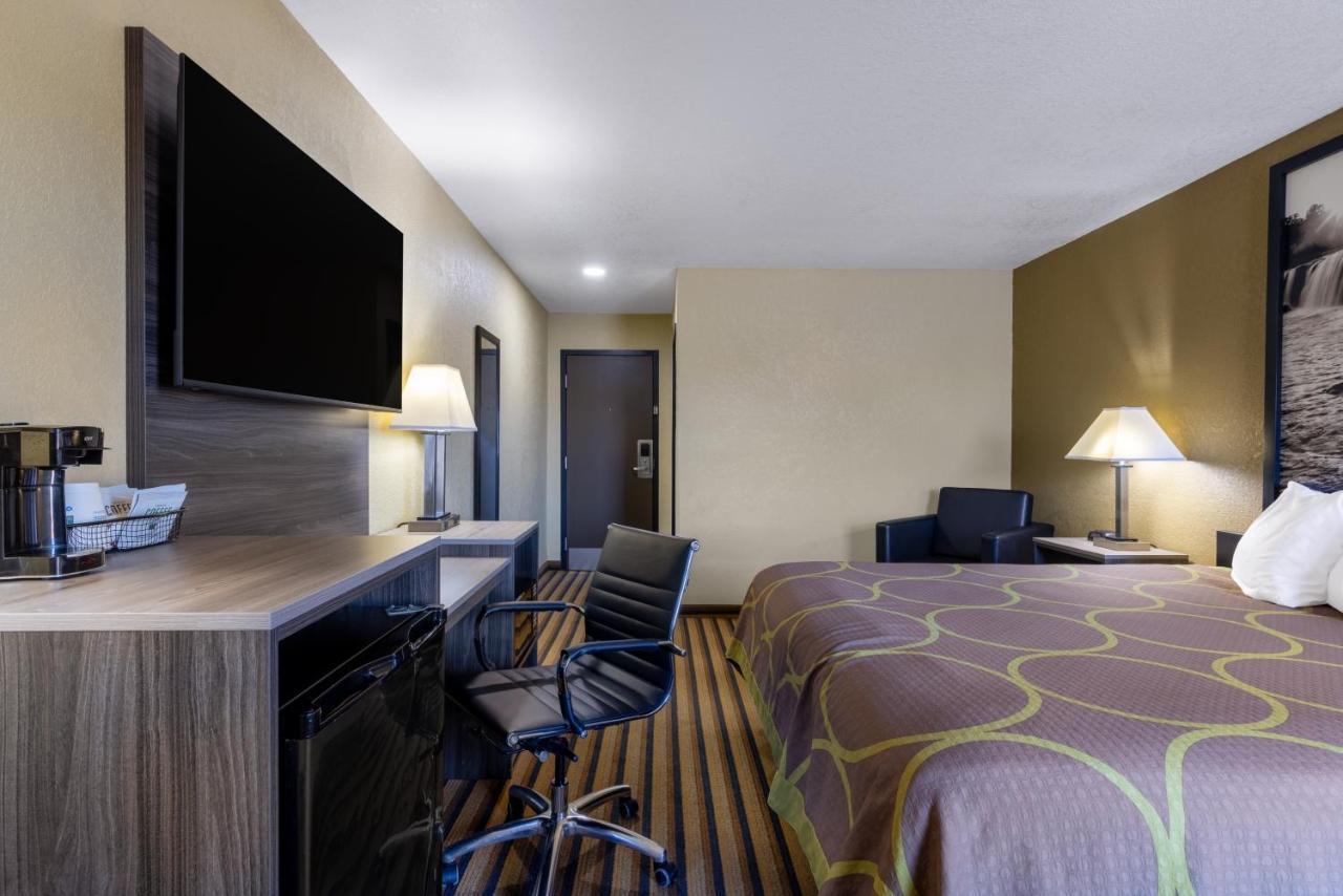 Super 8 By Wyndham Nixa/Springfield Area Hotel Exterior photo